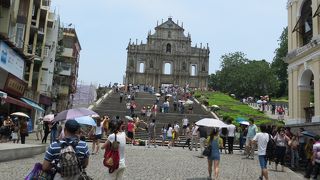 聖ポール天主堂跡前の広場です。