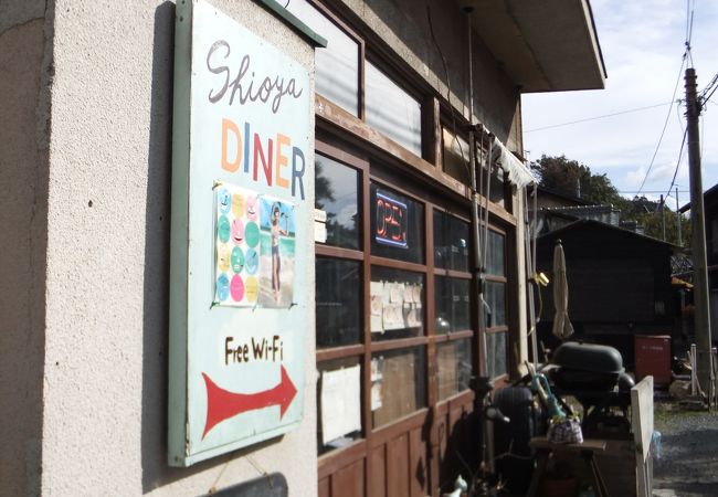 直島銭湯の横にあるレトロなカフェ。。レンタルサイクルできるカフェの近くなので便利。