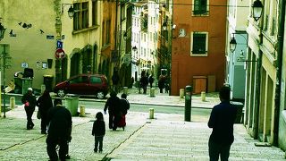 リヨンに行ったらVieux Lyon（旧市街）だけでなく、是非ここまで足を延ばして♪