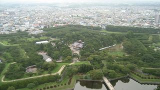 全国でも珍しい形の広々とした公園です。