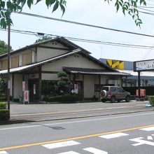 手前が観光駐車場になっています。