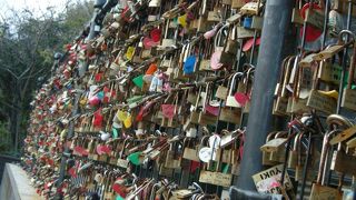江の島　恋人の丘「龍恋の鐘」