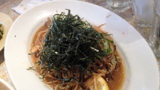 ボリューム満点のお皿に色んなフレーバーのバゲッ塔が美味しい