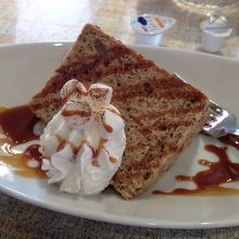 デザートのシフォンケーキ