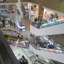 館内の様子、写真だと近代的な雰囲気に見えますね