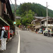 鞍馬口から岩倉を経て鞍馬寺門前へと至る古道のことを言います