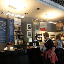 入場は時間制で購入したチケットに入場時間が記入されています。