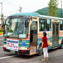 中軽井沢駅前に来た西部高原バスを撮影