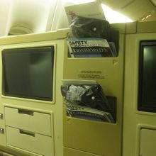 機材はB777-300Aでした