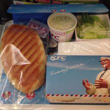 機内食（ＫＦＣ）