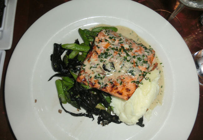 ファースト クラッシュ レストラン & バー