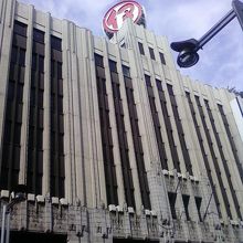 なかなか美しい建築様式です。