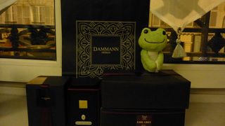 格調高い店内で、マイＮＯ．１紅茶を見つけよう！