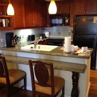 広々としたキッチン。電子レンジ、広い冷蔵庫。もろもろ完備。