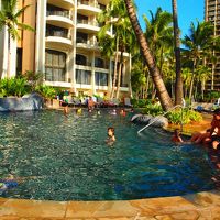 ビレッジ内には大きなプールが４つも。子連れに最適。