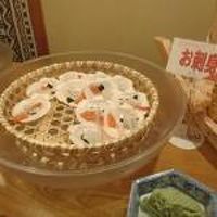 食事はバイキングになった