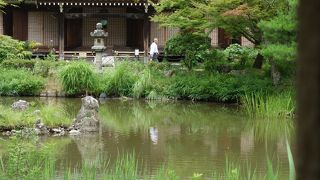 吉祥天にお会いできなくても，境内の散策でたのしめます。