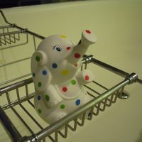 バスタブにポップな象さんが！