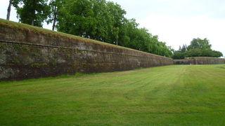 城壁の上は良い散歩道です