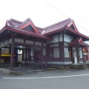 お洒落な建物　北軽井沢駅舎