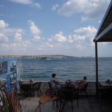 敷地内のカフェ