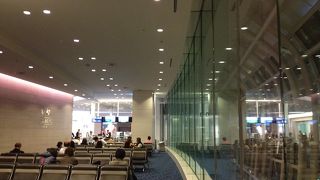 深夜便利用時はおみやげ屋さんの開店時間に注意！