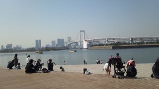 人工の浜辺でもなかなか魅力的