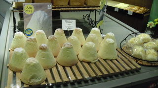 富士山型メロンパンも
