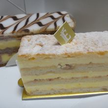 美味しそうなケーキもたくさん売られてます♪美味しいです♪