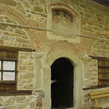 入り口で入場料を支払って入ります