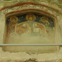 入り口の上の壁画、この中は撮影禁止です。