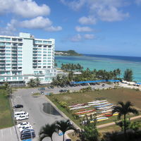 目の前は海じゃなくて駐車場（笑） 部屋:ov