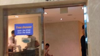 初韓国、仁川国際空港。フリーシャワーもあって快適!