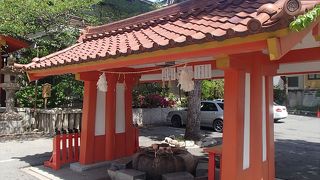 手洗い場は、整備が行き届いていて、作法もしっかりと書いて有るので、初めての人でも気にする事もなく、参拝ができます