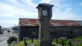 なぜこんなところに気圧計があるのだろうか。