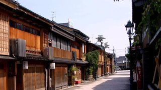 金沢の情緒が色濃く感じられる3つの茶屋街の一つ