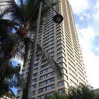 外観は高層で一際目立ちます。目の前にABCも有り。