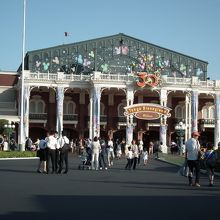 ディズニーランド正面