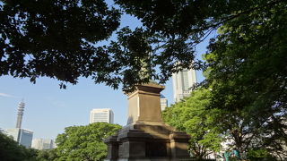 公園の中にありました