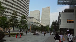 まさに横浜の「新市街」です