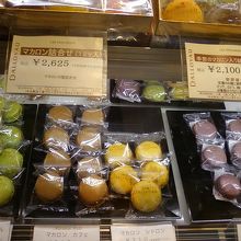 マカロン種類が豊富です。