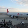 日本の翼、JAL。バンコク便は客層がちょっと違う。
