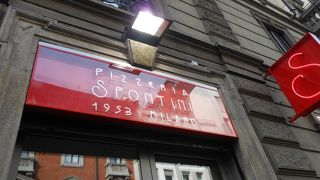 ここのピザはマストです！