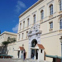 モナコ大公宮殿です