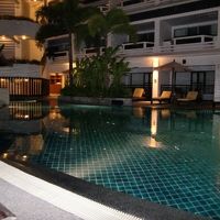 底のライトがきれい。水もきれい。塩素臭くない。