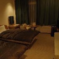 部屋はシックでいい