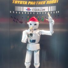 ラッパを吹いてくれます。