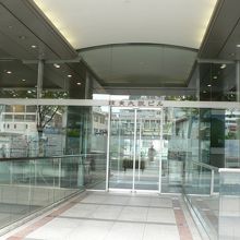 読売新聞大阪本社（よみうりしんぶんおおさかほんしゃ）