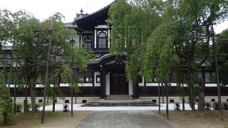 重要文化財「旧奈良県物産陳列所」といったほうが文化財的でしょう