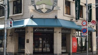 アメリカのカジュアルブランドの元町店